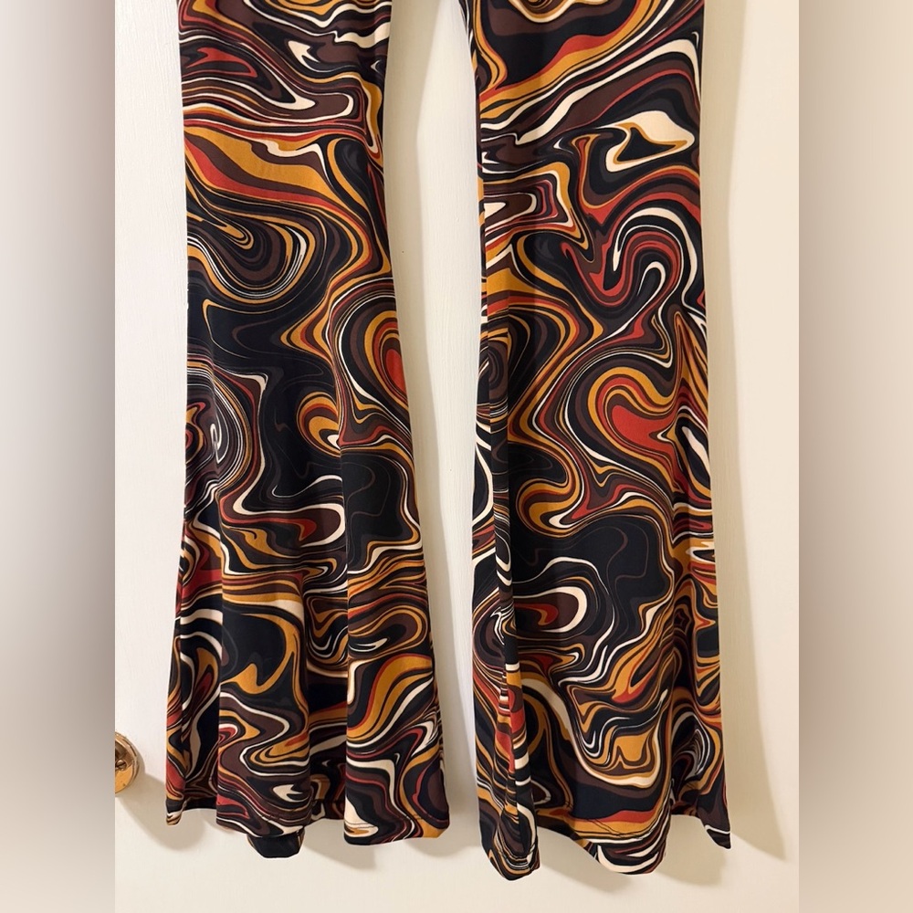 Rue21 Swirl Retro Flare Bell Bottoms/Flare Leggings. Size M. - Picture 3 of 7